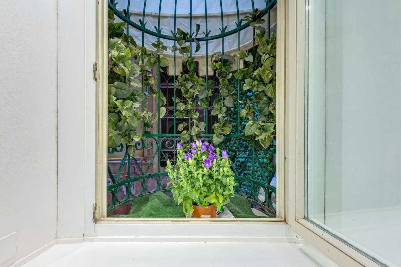 Via Condotti Private Suite Рим Экстерьер фото